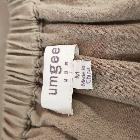 Umgee Sage Green Mini Dress with Red & Orange Floral Accents - M - EUC - Picture 4 of 5